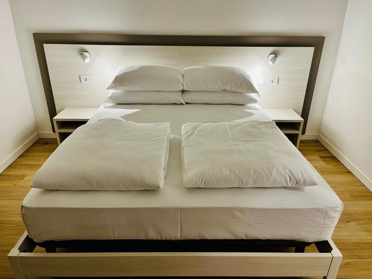 Berengario Suites Torri Del Benaco Luaran gambar